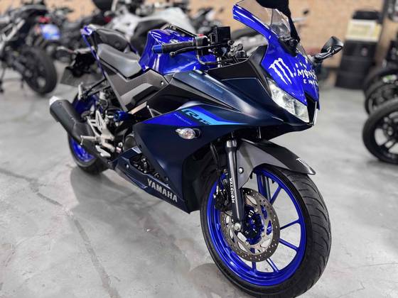 YAMAHA YZF R15 